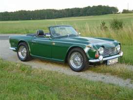Triumph  - TR 250 british racing green - 1:18 - Schuco - 0248 - schuco0248 | The Diecast Company