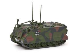 Transportpanzer  - M113 Flecktarn green - 1:87 - Schuco - 26581 - schuco26581 | The Diecast Company