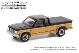 Chevrolet  - S10 1990 black/gold - 1:64 - GreenLight - 35200E - gl35200E | The Diecast Company