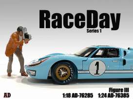 Figures  - Race Day Figure III 2021  - 1:18 - American Diorama - 76285 - AD76285 | The Diecast Company