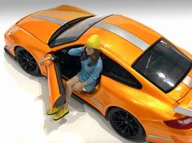 Figures  - Car Meet Figure III 2021  - 1:24 - American Diorama - 76379 - AD76379 | The Diecast Company