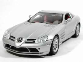 Mercedes Benz  - SLR McLaren 2005 silver - 1:12 - Motor Max - 73004 - mmax73004s | The Diecast Company