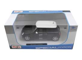 Mini  - black/white - 1:24 - Maisto - 31219Z - mai31219Z | The Diecast Company