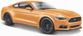 Ford  - Mustang 2015 orange - 1:24 - Maisto - 31508O - mai31508O | The Diecast Company