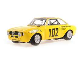 Alfa Romeo  - GTA 1300 1971 yellow - 1:18 - Minichamps - 155711202 - mc155711202 | The Diecast Company
