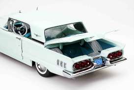 Ford  - Thunderbird hardtop 1960 light blue - 1:18 - SunStar - 4310 - sun4310 | The Diecast Company