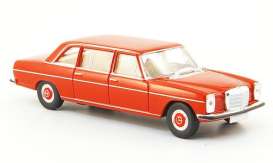 Mercedes Benz  - 220D red - 1:87 - Brekina - BRE13402 - brek13402 | The Diecast Company