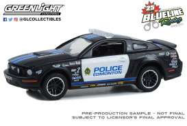 Ford  - Mustang GT 2009 black/white - 1:64 - GreenLight - 30370 - gl30370 | The Diecast Company
