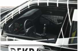 Mercedes Benz  - W201 1992 black/silver - 1:12 - OttOmobile Miniatures - G062 - ottoG062 | The Diecast Company