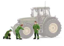 Figures  - John Deere green - 1:32 - Schuco - 03915 - schuco03915 | The Diecast Company