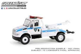 International  - Durastar 2019 white/blue - 1:64 - GreenLight - 33250A - gl33250A | The Diecast Company