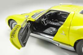 Lamborghini  - Miura P400SV yellow - 1:18 - Kyosho - 8317Y - kyo8317Y | The Diecast Company
