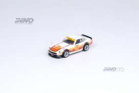 Datsun  - 240Z white/brown/yellow/red - 1:64 - Inno Models - in64-240Z-ENEOS - in64-240Z-ENEOS | The Diecast Company