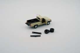 Toyota  - Hilux ivory - 1:64 - BM Creations - 64B0226 - BM64B0226lhd | The Diecast Company