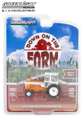 Tractor  - 1973 orange/white - 1:64 - GreenLight - 48080C - gl48080C | The Diecast Company