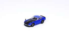 Nissan  - Fairlady Z S30 blue/carbon hood - 1:64 - Inno Models - in64-240Z-BLU - in64-240Z-BLU | The Diecast Company