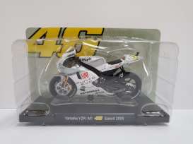 Yamaha  - YZR-M1  #46 V. Rossi 2009  - 1:18 - Magazine Models - X4FALA0022 - MagRossi0022 | The Diecast Company