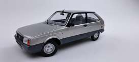 Citroen  - Axel 1990 silver-grey - 1:18 - Triple9 Collection - 1800335 - T9-1800335 | The Diecast Company