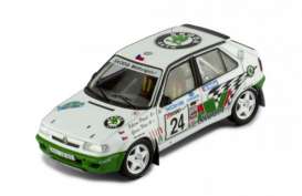 Skoda  - Felicia 1995 white/green - 1:43 - IXO Models - Rac413B - ixrac413B | The Diecast Company
