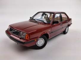 Volvo  - 360 1987 dark red metallic - 1:18 - Triple9 Collection - 1800411 - T9-1800411 | The Diecast Company