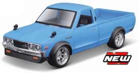 Datsun  - 620 Pick-Up 1973 blue - 1:24 - Maisto - 32528B - mai32528B | The Diecast Company