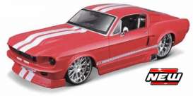 Ford  - Mustang GT 1967 red/white - 1:24 - Maisto - 31094r - mai31094r | The Diecast Company