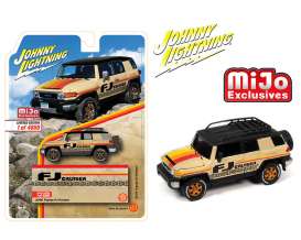 Toyota  - FJ Cruiser beige - 1:64 - Johnny Lightning - JLCP7416 - JLCP7416 | The Diecast Company