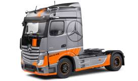 Mercedes Benz  - Actros B 2019 silver/orange - 1:24 - Solido - 2400202 - soli2400202 | The Diecast Company