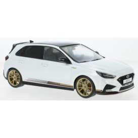 Hyundai  - i30 N 2021 white - 1:18 - MCG - 18376 - MCG18376 | The Diecast Company