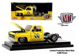GMC  - Sierra 1976 yellow/black - 1:24 - M2 Machines - 40100-MJS01 - M2-40100MJS01 | The Diecast Company