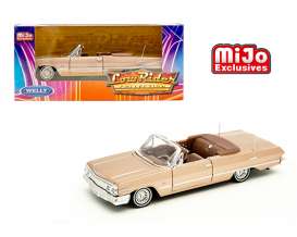 Chevrolet  - 1963 gold - 1:24 - Welly - 22434LRW-gld - welly22434LRW-gld | The Diecast Company