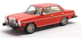 Mercedes Benz  - 300D W115 1976 red - 1:43 - Matrix - 11302-211 - MX11302-211 | The Diecast Company