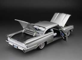 Oldsmobile  - 98 hard top 1959 silver mist - 1:18 - SunStar - 5247 - sun5247 | The Diecast Company