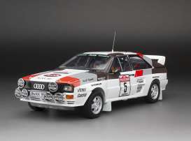 Audi  - Quattro A2 #5 H.Mikkola 1986 white/grey/red/black - 1:18 - SunStar - 4256 - sun4256 | The Diecast Company