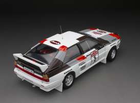 Audi  - Quattro A2 #5 H.Mikkola 1986 white/grey/red/black - 1:18 - SunStar - 4256 - sun4256 | The Diecast Company