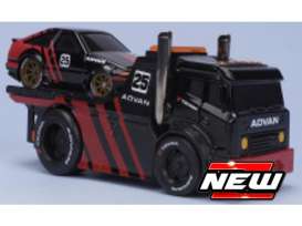 Toyota  - red/black - 1:64 - Maisto - 11532 - mai11532 | The Diecast Company