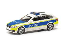 BMW  - 5 Touring blue/yellow/white - 1:87 - Herpa - H097765 - herpa097765 | The Diecast Company