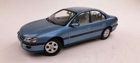 Opel  - Omega B 1996 polar blue metallic - 1:18 - Triple9 Collection - 1800431 - T9-1800431 | The Diecast Company
