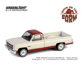 GMC  - Sierra Classic K2500 1981 red/cream - 1:64 - GreenLight - 48100D - gl48100D | The Diecast Company