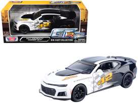 Chevrolet  - Camaro ZL1 2017 white/blue - 1:24 - Motor Max - 73797 - mmax73797 | The Diecast Company