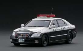 Toyota  - Crown white/black - 1:43 - Ignition - IG2098 - IG2098 | The Diecast Company