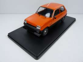 Renault  - 5 orange - 1:24 - Magazine Models - MVQ10 - mag24MVQ10 | The Diecast Company