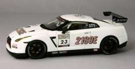 Nissan  - GT-R 2010 white - 1:43 - Ebbro - 44417 - ebb44417 | The Diecast Company