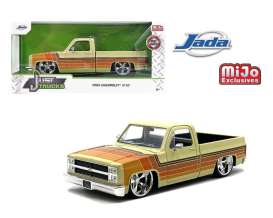 Chevrolet  - C10 1985 Cream - 1:24 - Jada Toys - 35858 - jada35858 | The Diecast Company