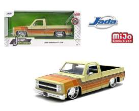 Chevrolet  - C10 1985 Cream - 1:24 - Jada Toys - 35859 - jada35859 | The Diecast Company