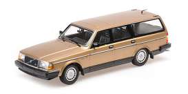 Volvo  - 240 GL Break 1986 gold - 1:18 - Minichamps - 155171415 - mc155171415 | The Diecast Company