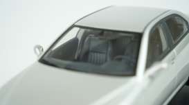 Alfa Romeo  - 166 1999 silver metallic - 1:18 - Triple9 Collection - 1800503 - T9-1800503 | The Diecast Company