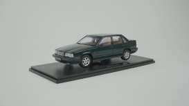 Volvo  - 850 1993 tropic green metallic - 1:18 - Triple9 Collection - 1800521 - T9-1800521 | The Diecast Company