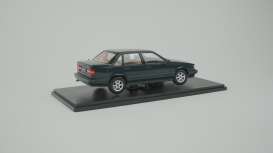 Volvo  - 850 1993 tropic green metallic - 1:18 - Triple9 Collection - 1800521 - T9-1800521 | The Diecast Company