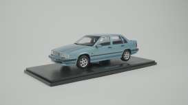 Volvo  - 850 1993 Fjord blue metallic - 1:18 - Triple9 Collection - 1800522 - T9-1800522 | The Diecast Company